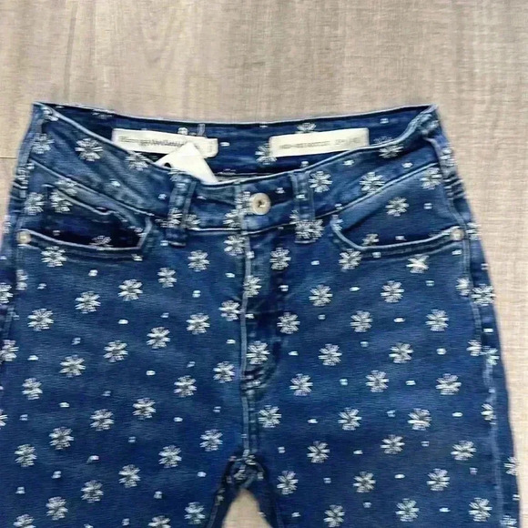 Pilcro from ANTHROPOLOGIE embroidered high-rise cropped boot cut jeans size 25 - Picture 4 of 11